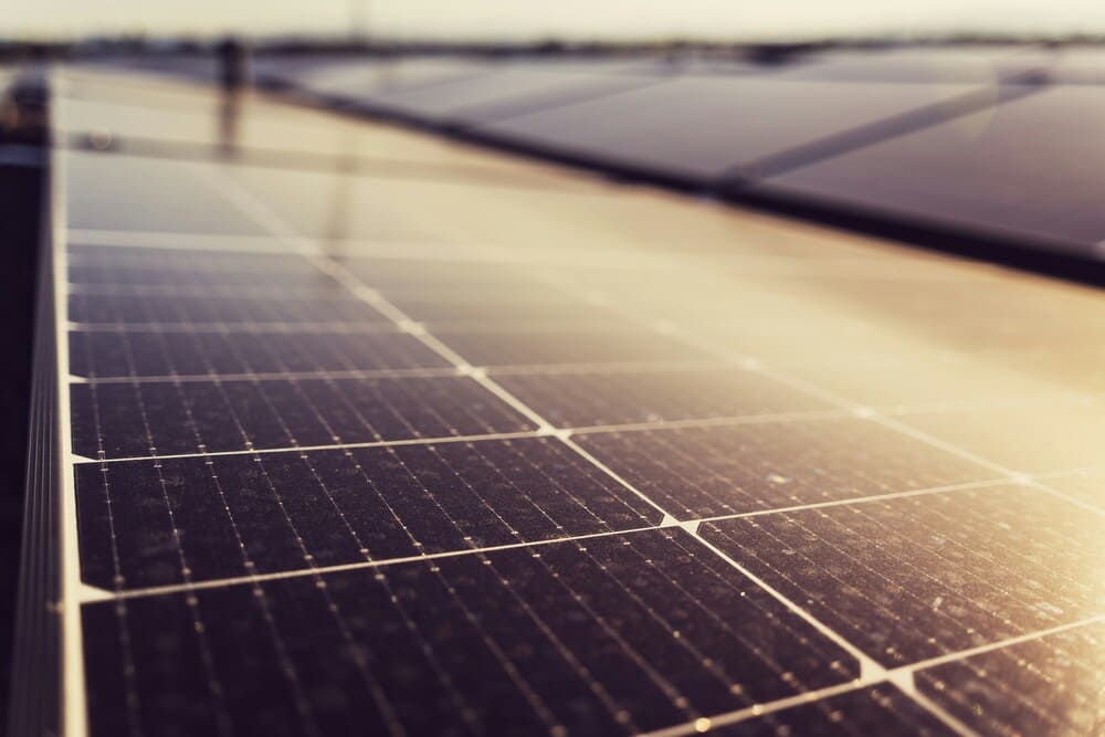 Panneaux solaires sur toit